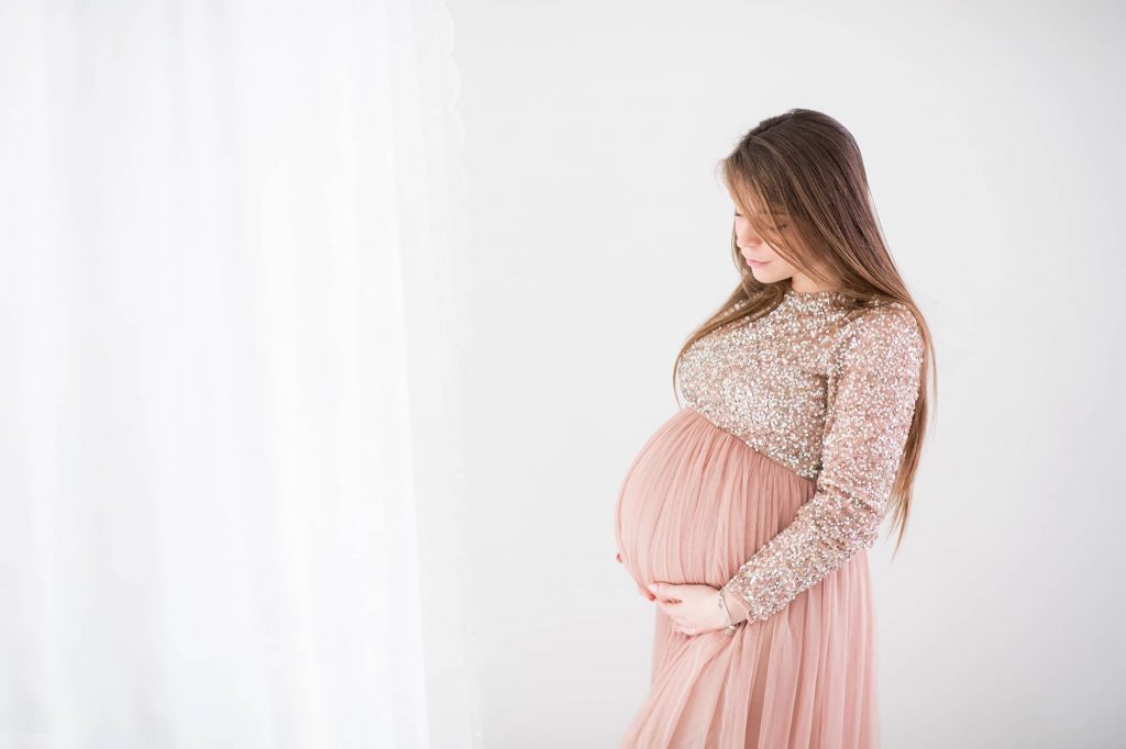 friendstudio fotografo servizio fotografico foto forlì cesena rimini faenza ravenna azienda cerimonia matrimonio pancia maternità newborn maternity mamma